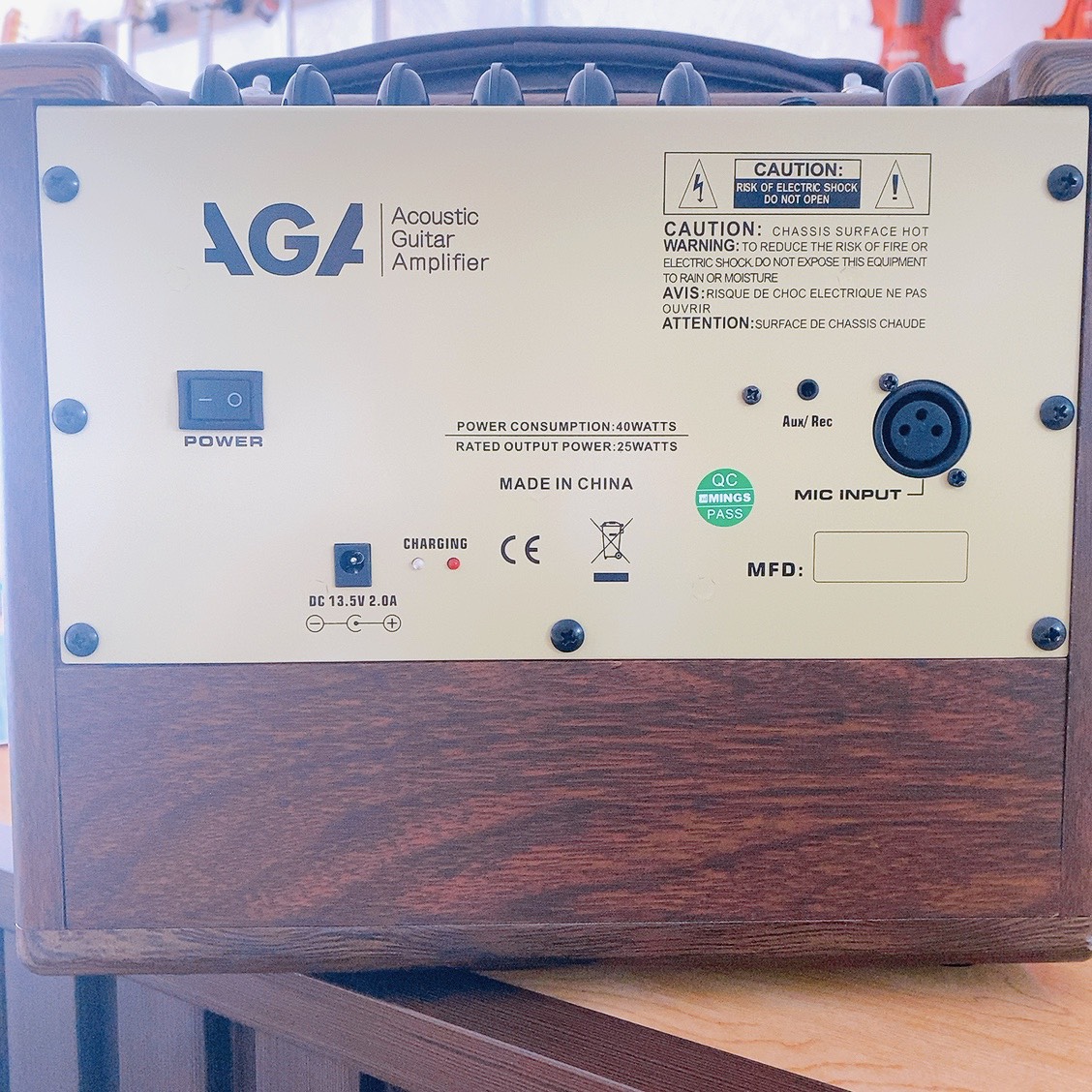 Loa AGA 25W